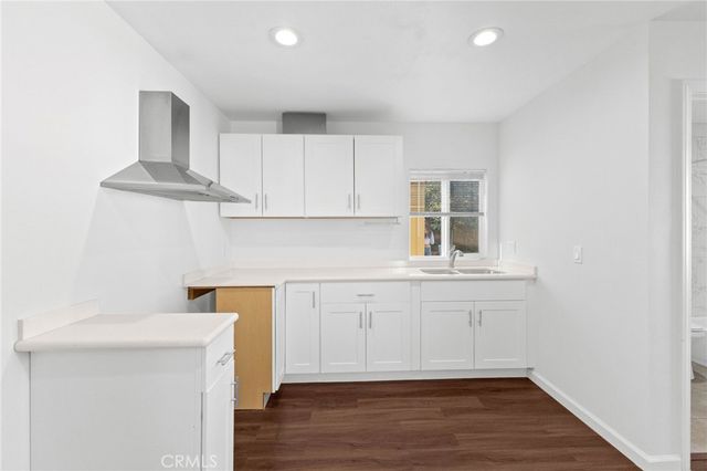 1410 S Olive, Santa Ana, CA 92707