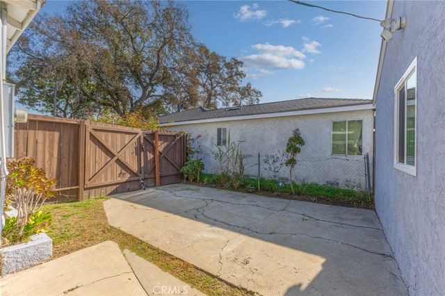 1410 S Olive, Santa Ana, CA 92707