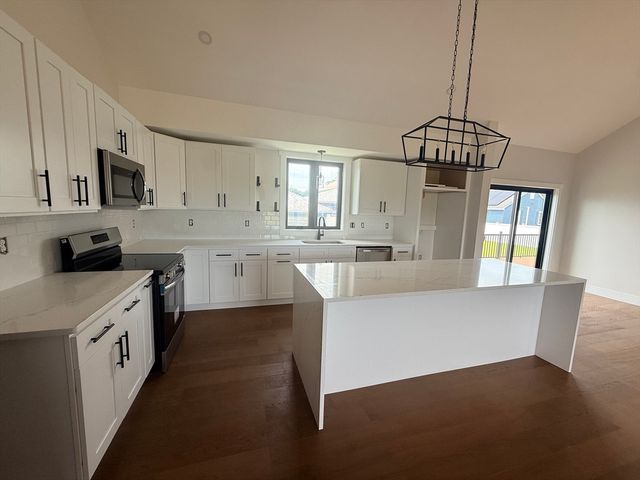 115 Ricketson St, New Bedford, MA 02744