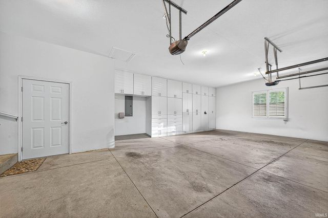 1432 S Lake George Drive, Mishawaka, IN 46545