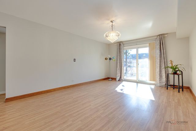 9 Oak Creek Drive 1903, Buffalo Grove, IL 60089