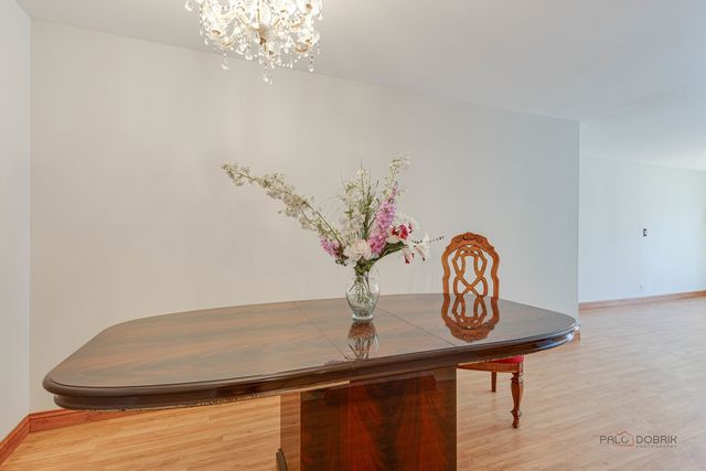 9 Oak Creek Drive 1903, Buffalo Grove, IL 60089