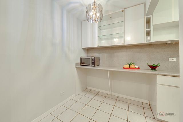 9 Oak Creek Drive 1903, Buffalo Grove, IL 60089