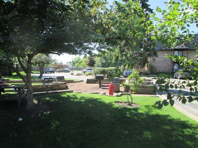 9 Oak Creek Drive 1903, Buffalo Grove, IL 60089