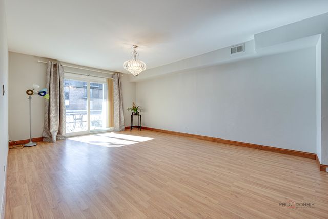 9 Oak Creek Drive 1903, Buffalo Grove, IL 60089