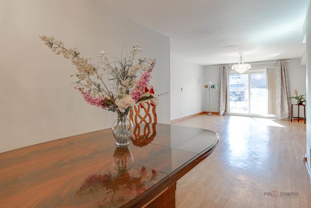 9 Oak Creek Drive 1903, Buffalo Grove, IL 60089