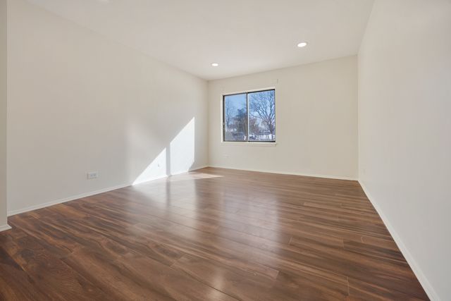 720 Wellington Avenue 117, Elk Grove Village, IL 60007