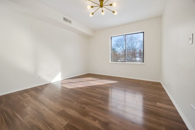 720 Wellington Avenue 117, Elk Grove Village, IL 60007