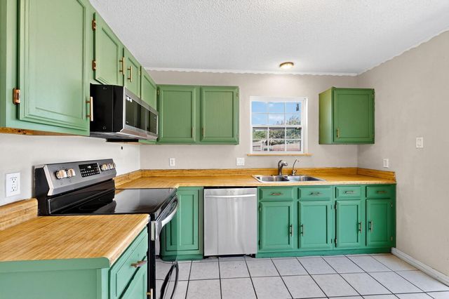 205 Callender Drive, Fort Worth, TX 76108