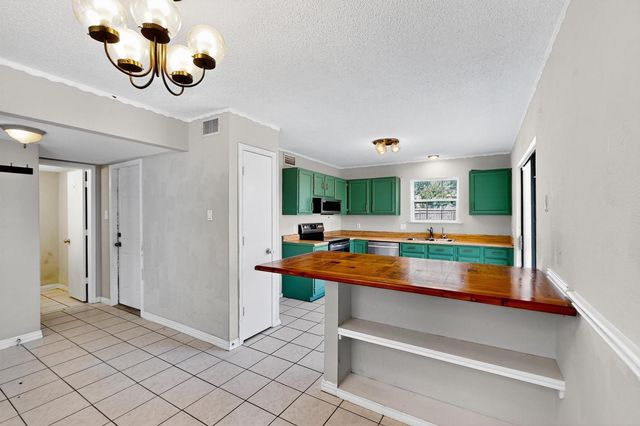 205 Callender Drive, Fort Worth, TX 76108
