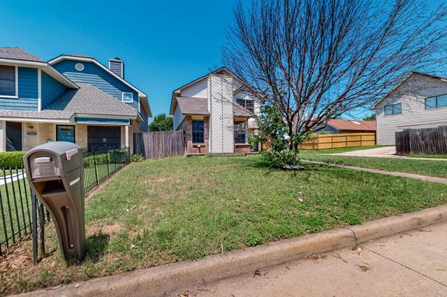 205 Callender Drive, Fort Worth, TX 76108