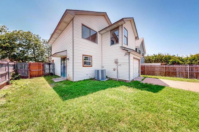 205 Callender Drive, Fort Worth, TX 76108
