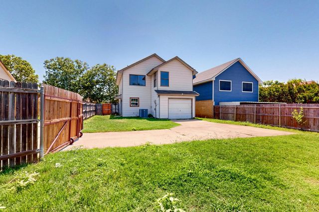 205 Callender Drive, Fort Worth, TX 76108