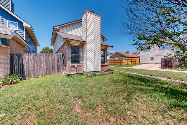 205 Callender Drive, Fort Worth, TX 76108