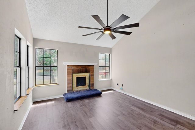 205 Callender Drive, Fort Worth, TX 76108