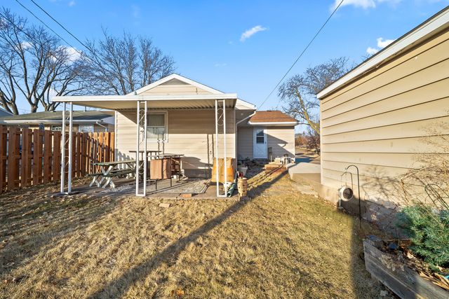 2003 N Fairmount Street, Davenport, IA 52804