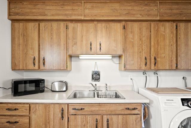 2003 N Fairmount Street, Davenport, IA 52804