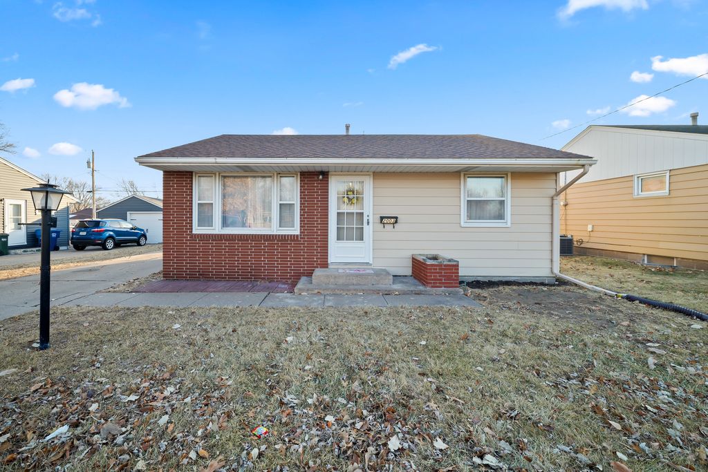 2003 N Fairmount Street, Davenport, IA 52804