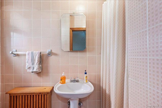 1427 145th Place, Whitestone, NY 11357