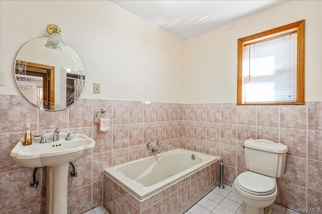 1427 145th Place, Whitestone, NY 11357