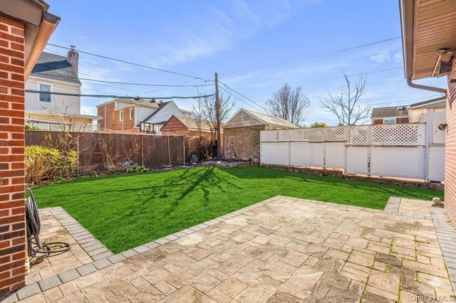 1427 145th Place, Whitestone, NY 11357