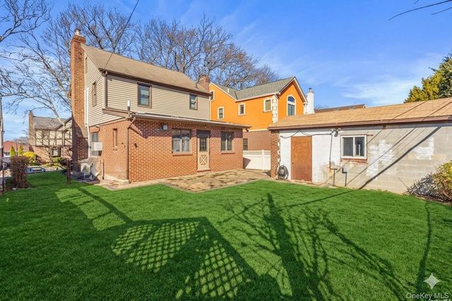 1427 145th Place, Whitestone, NY 11357