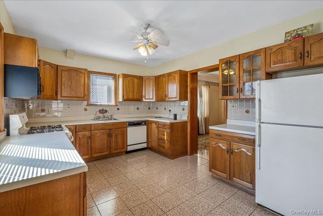 1427 145th Place, Whitestone, NY 11357