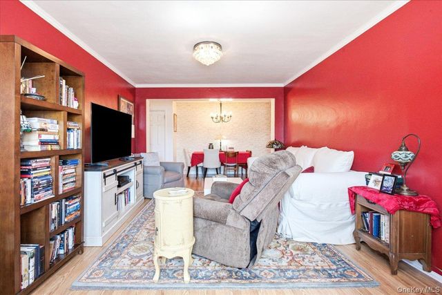 143-25 84th Drive 4J, Briarwood, NY 11435