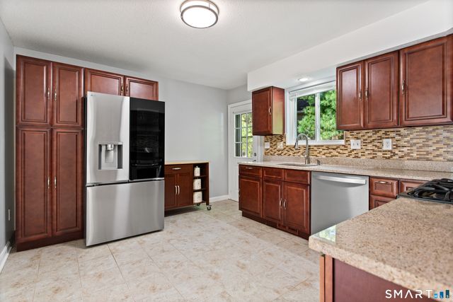 124 Branca Court 124, Milford, CT 06461