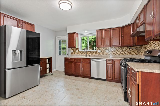 124 Branca Court 124, Milford, CT 06461