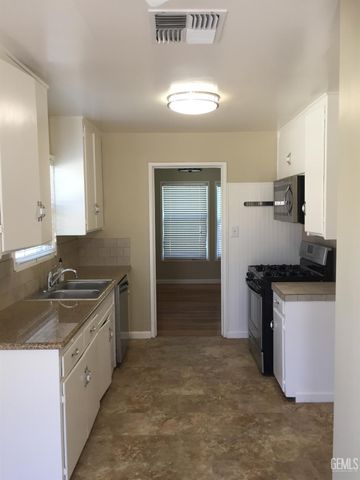 2915 Pine Street, Bakersfield, CA 93301