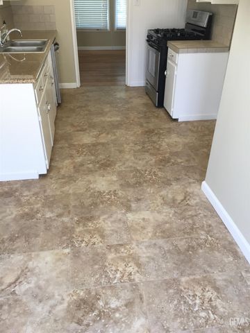 2915 Pine Street, Bakersfield, CA 93301