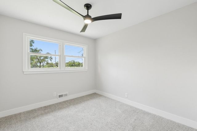 1520 S Andover Rd, Andover, KS 67002