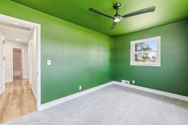 1520 S Andover Rd, Andover, KS 67002