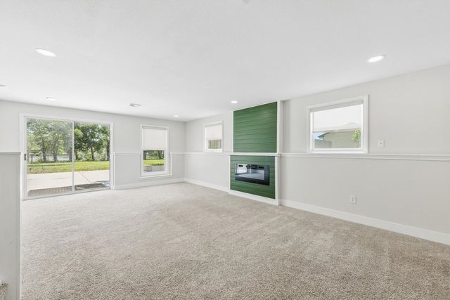 1520 S Andover Rd, Andover, KS 67002