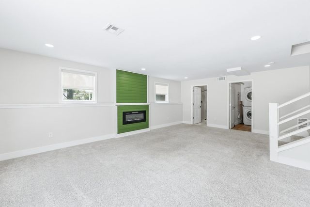 1520 S Andover Rd, Andover, KS 67002