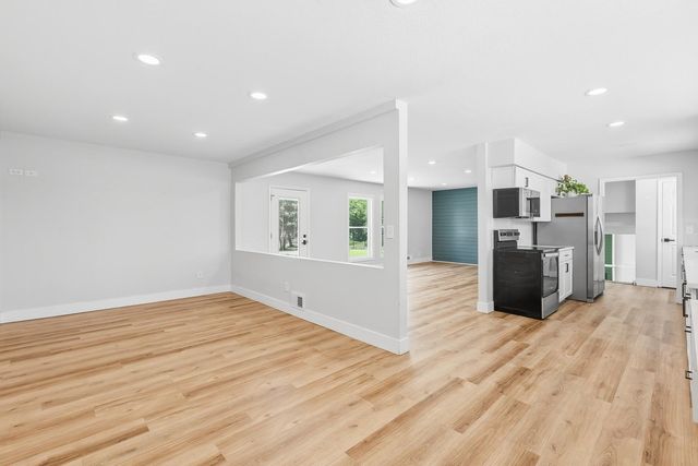 1520 S Andover Rd, Andover, KS 67002