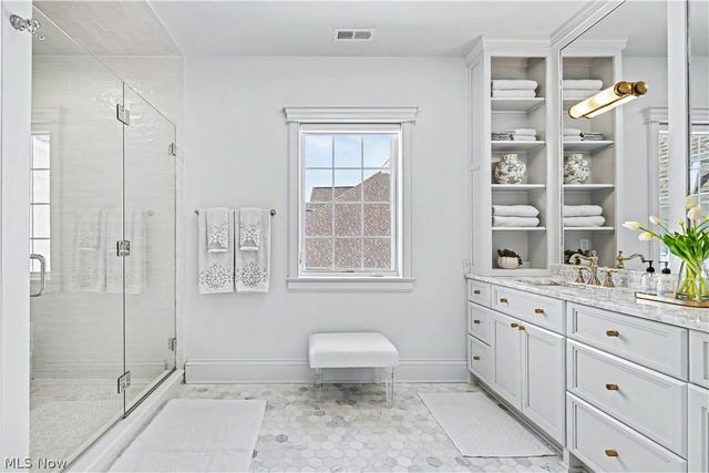 33683 Via San Angelo Drive, Avon, OH 44011