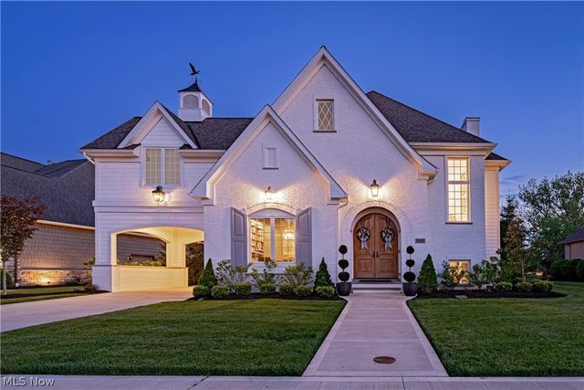 33683 Via San Angelo Drive, Avon, OH 44011
