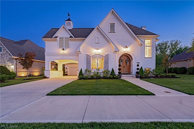 33683 Via San Angelo Drive, Avon, OH 44011