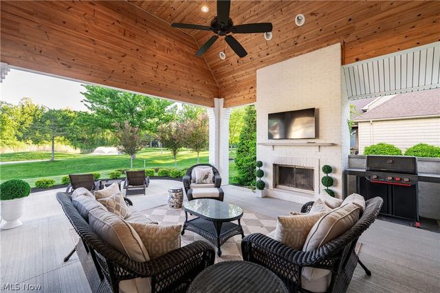33683 Via San Angelo Drive, Avon, OH 44011