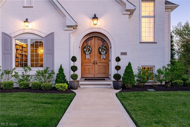 33683 Via San Angelo Drive, Avon, OH 44011