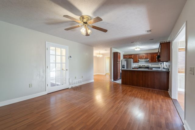 206 Rookwood Court, Richmond, KY 40475