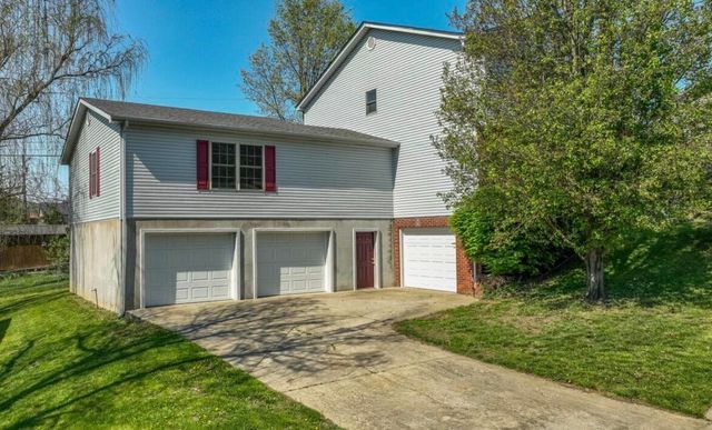 206 Rookwood Court, Richmond, KY 40475