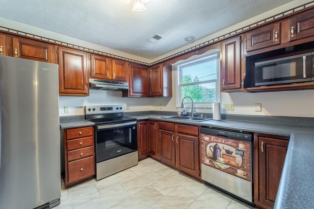 206 Rookwood Court, Richmond, KY 40475