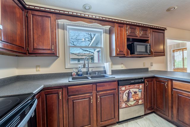 206 Rookwood Court, Richmond, KY 40475