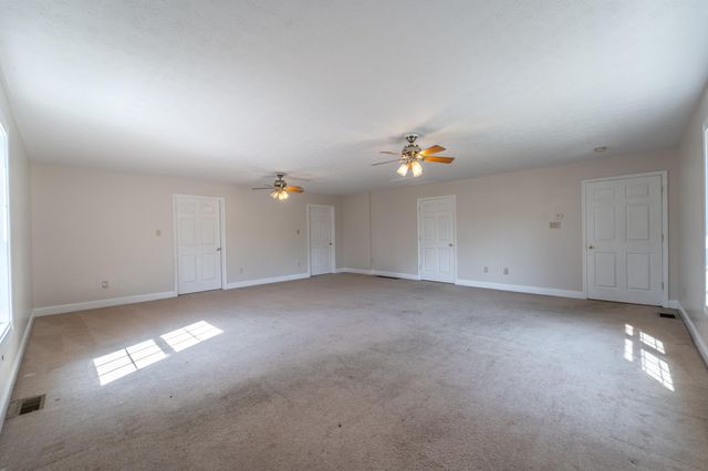 206 Rookwood Court, Richmond, KY 40475