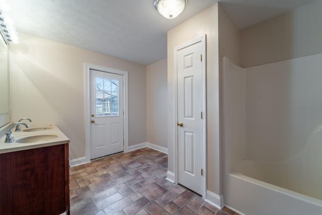 206 Rookwood Court, Richmond, KY 40475