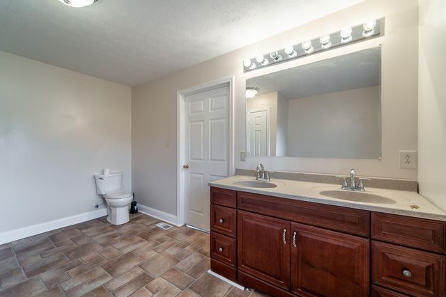 206 Rookwood Court, Richmond, KY 40475