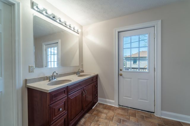 206 Rookwood Court, Richmond, KY 40475